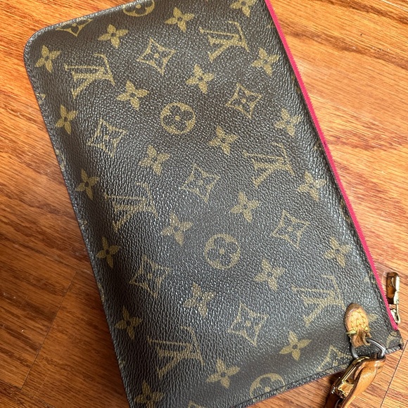 Louis Vuitton Monogram Pouch in Brown and Gold - Picture 1 of 16